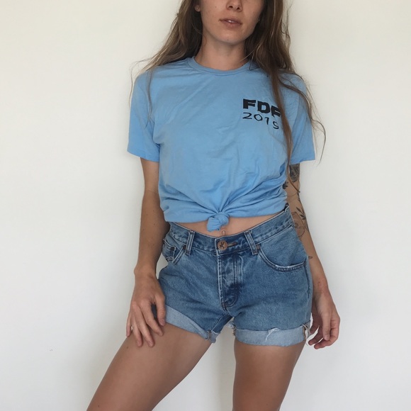 Hanes Tops - [SOLD] Comfy casual tee